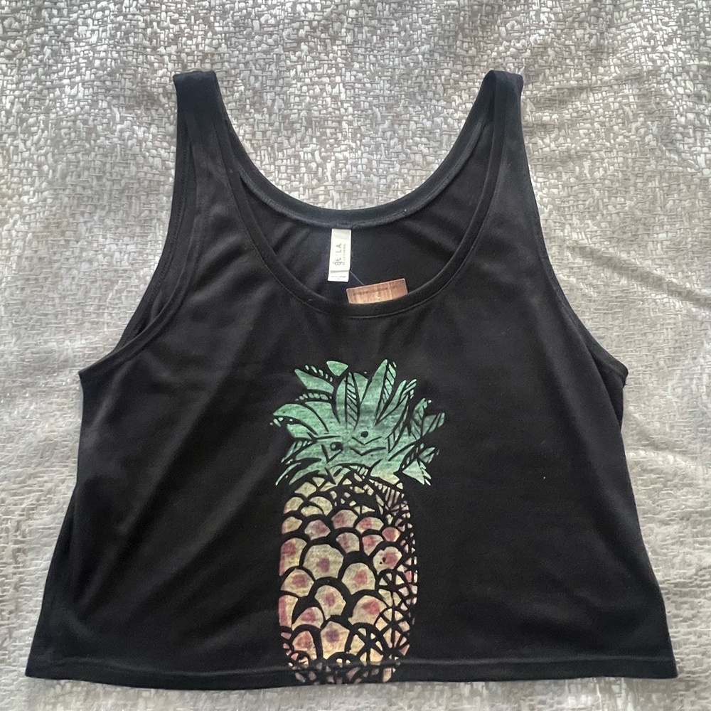 NWT Bella Canvas Black Crop Top with Pineapple Design